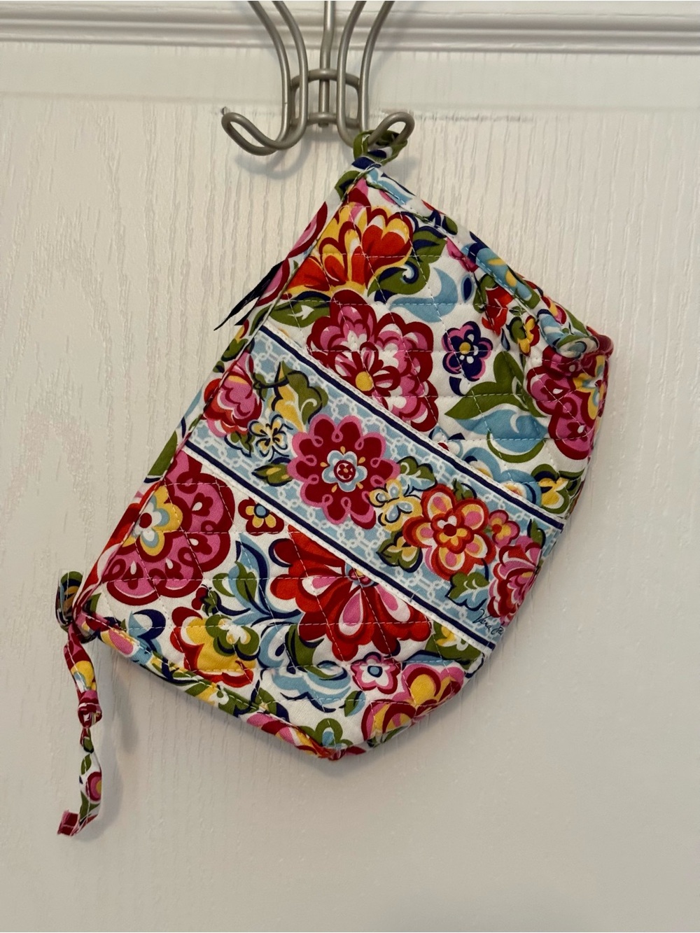 Vera Bradley Multicolor Floral Quilted Makeup Bag - Picture 2 of 14